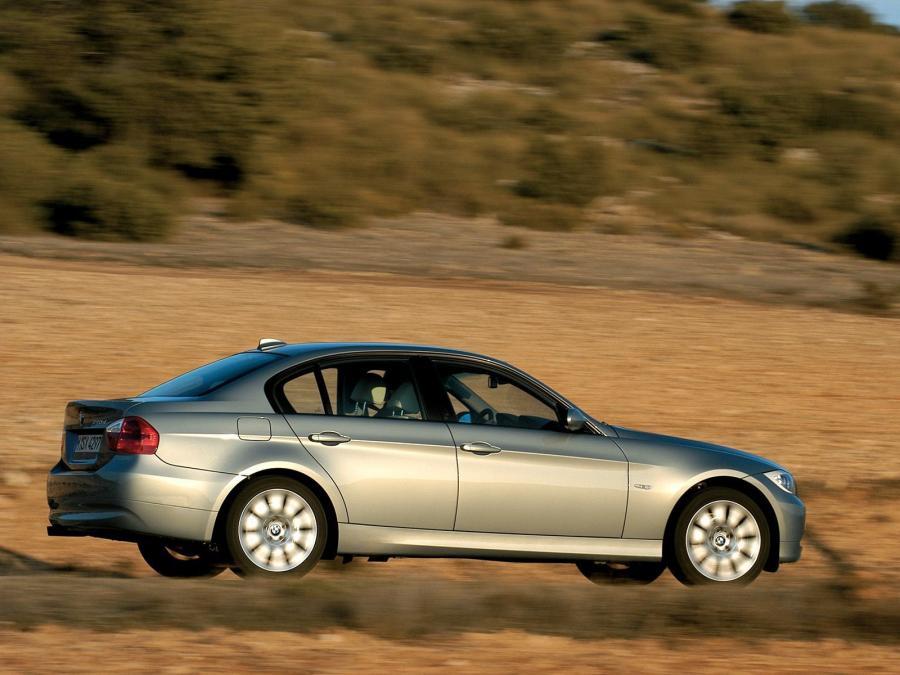  BMW 320d Sedan 2005 года  (фото 7 из 16)